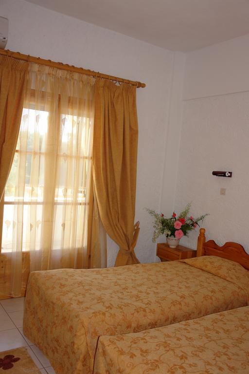 Prasoudopetra Aparthotel Agios Matthaios  Room photo